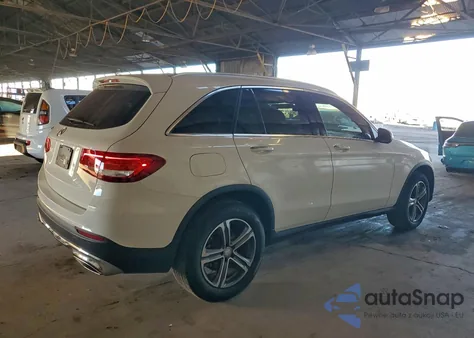 2016 Mercedes-Benz Glc 300 z USA, uszkodzony, nr VIN WDC0G4JB5GF073126